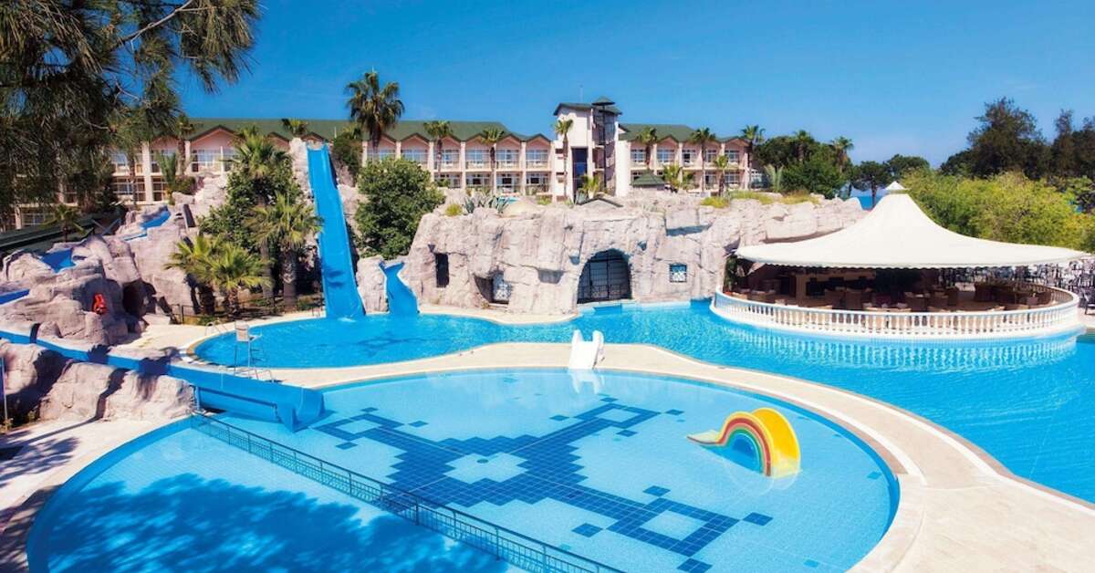 Een foto van het zwembad bij Dobedan World Palace Kemer