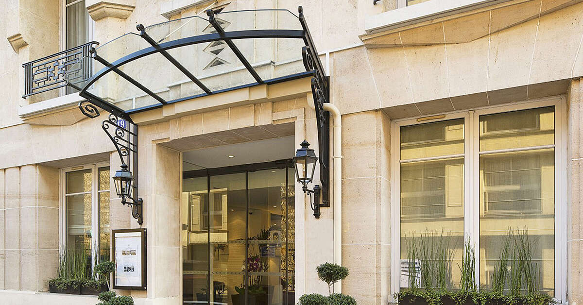 Ein Foto von der Außenansicht des Hotel Victor Hugo Paris Kleber