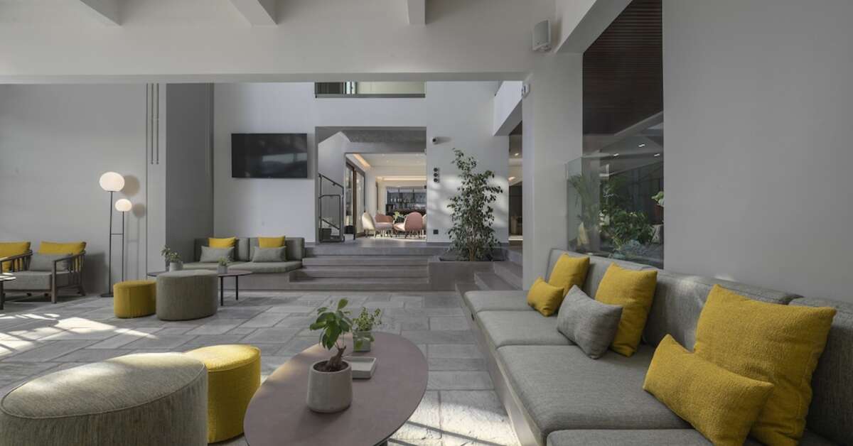 Een foto van het interieur van Hotel Alkyon