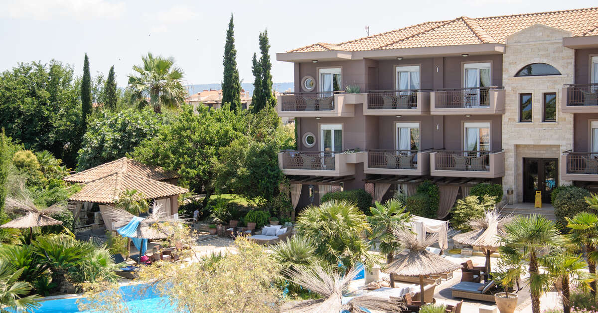 Een foto van het zwembad bij Achtis Boutique Hotel