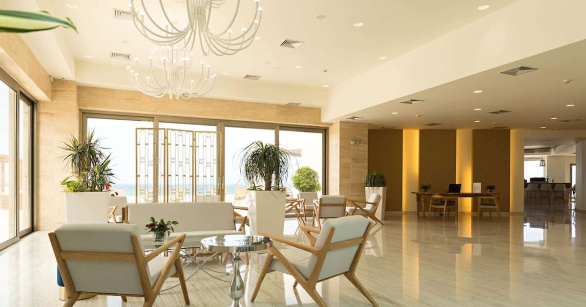Een foto van het interieur van The Royal Blue Resort & Spa