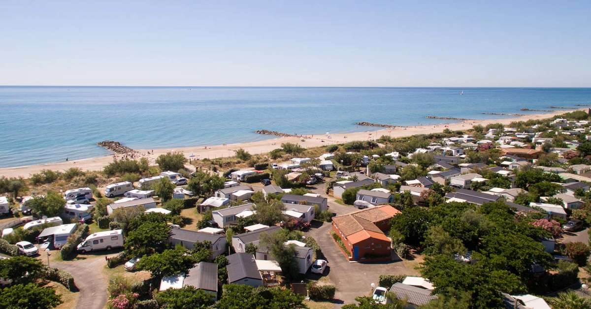 Een foto van de buitenkant van Camping Sandaya Les Tamaris