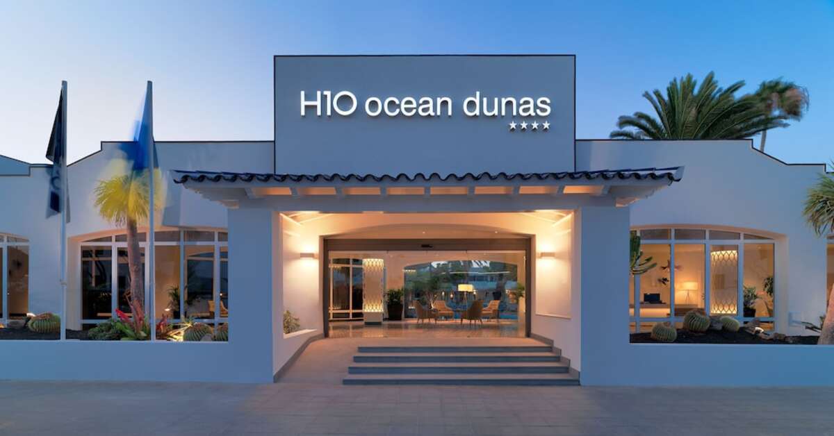 Een foto van de buitenkant van H10 Ocean Dunas