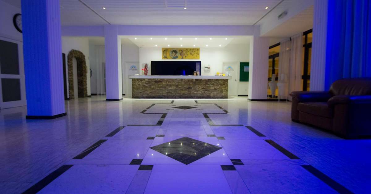 Een foto van het interieur van Sveltos Hotel