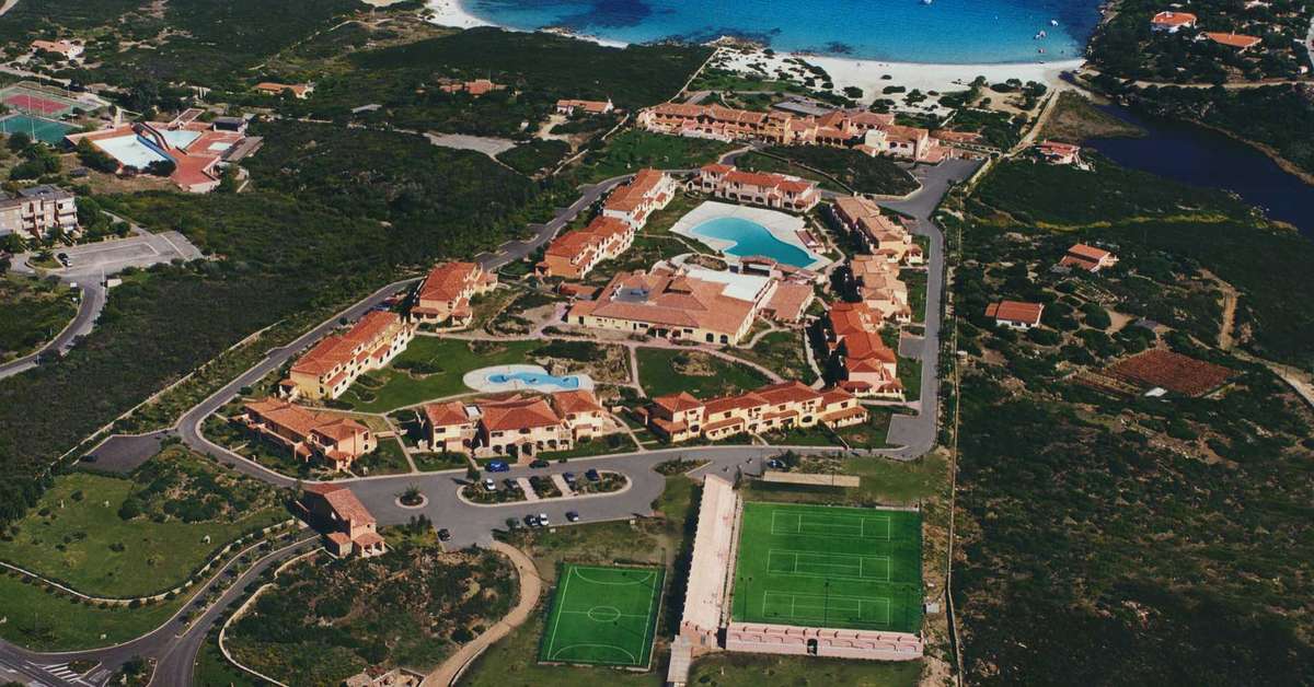 Een foto van de buitenkant van VOI Colonna Village