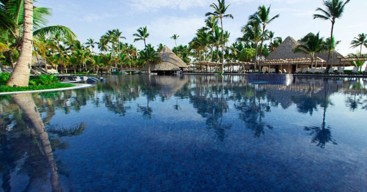 Een foto van het zwembad bij Barcelo Bavaro Palace Deluxe