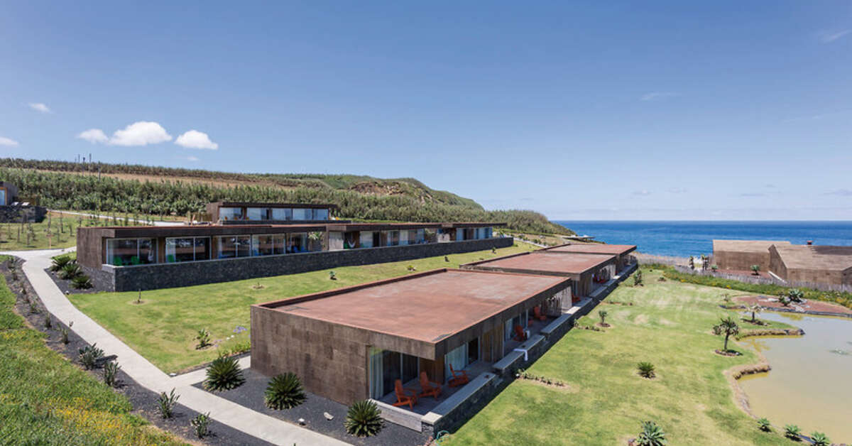 Een foto van de buitenkant van Santa Barbara Eco Beach Resort