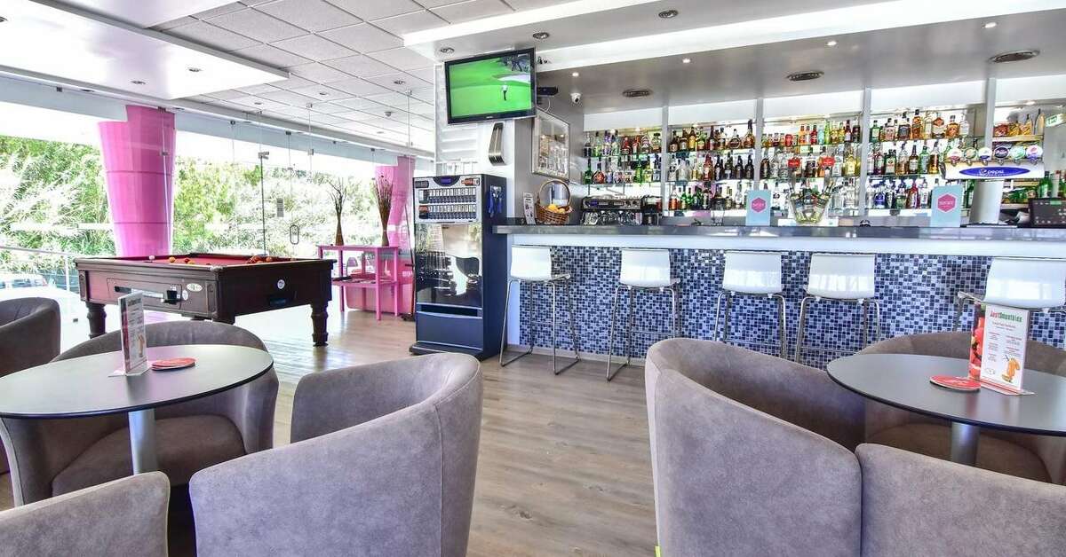 Een foto van de faciliteiten bij Bayside Salgados Appartementen