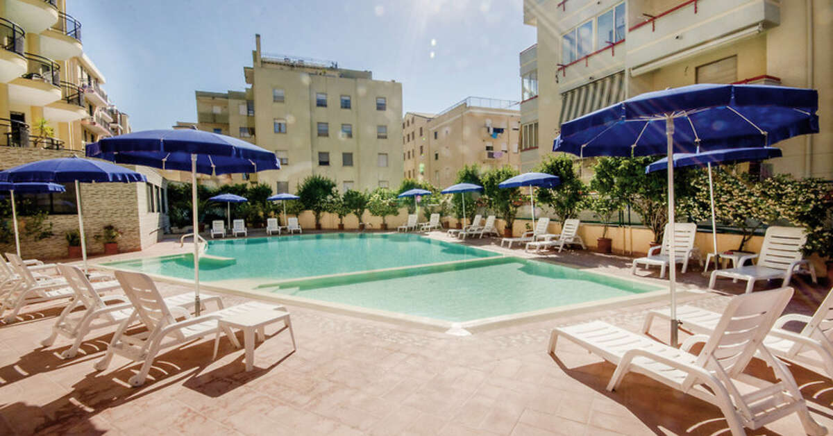 Een foto van een overzicht van Rina Hotel