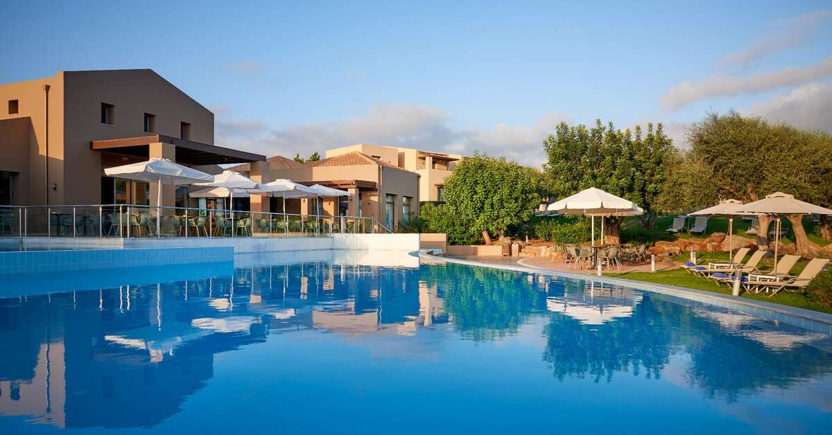 Ein Foto vom Pool im Village Heights Resort