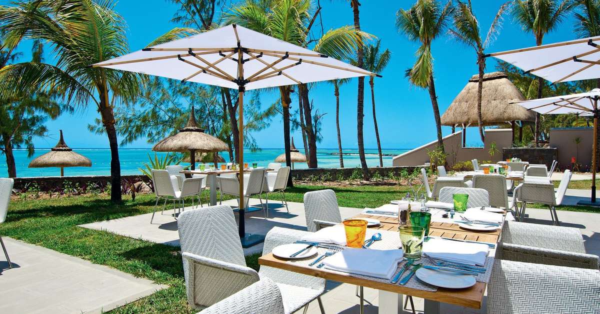 Een foto van het terras bij Ambre Resort & Spa
