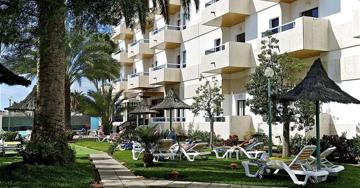 Een foto van het terras bij Hotel Principado