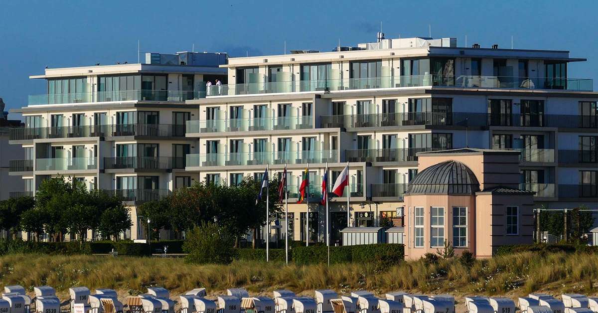 Een foto van de buitenkant van Seetelhotel Kaiserstrand Beachhotel
