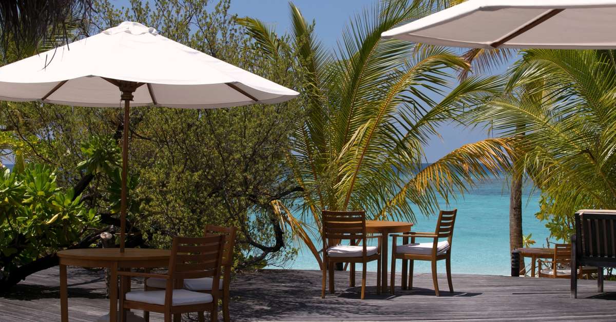 Een foto van het terras bij Coco Palm Dhuni Kolhu