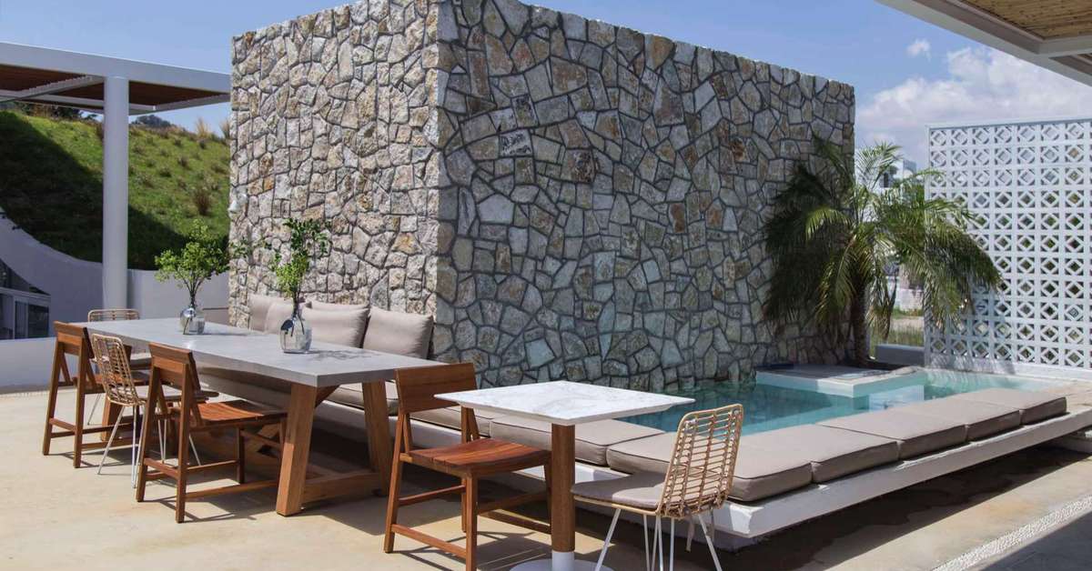 Een foto van het terras bij Kouros Exclusive Hotel