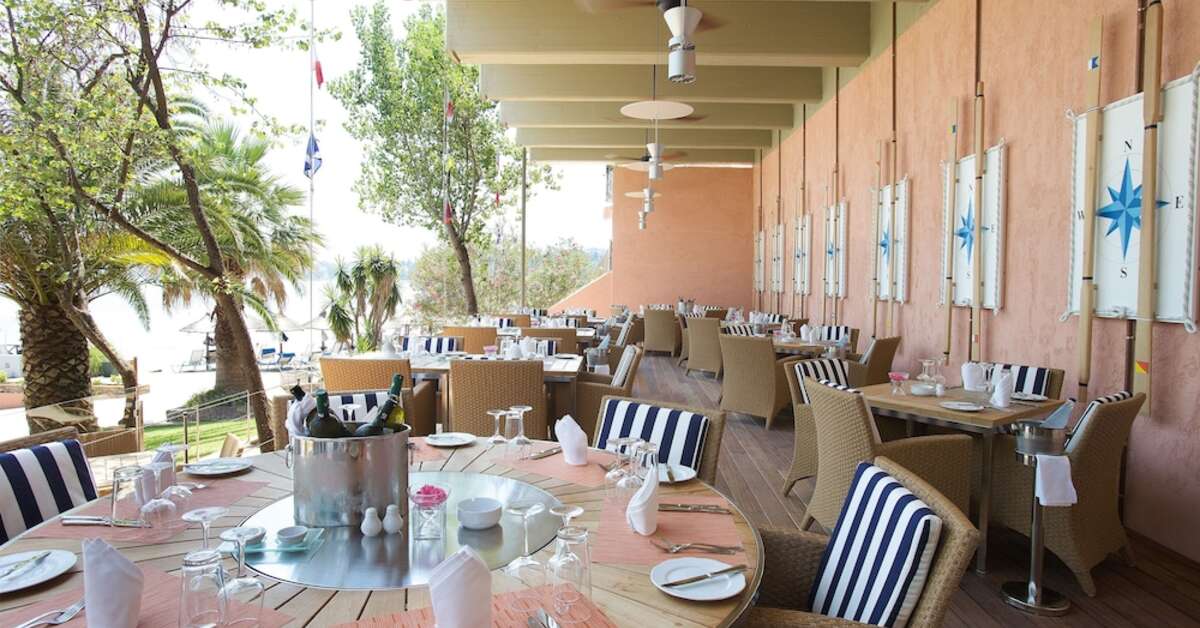 Een foto van het terras bij Kontokali Bay Resort & Spa