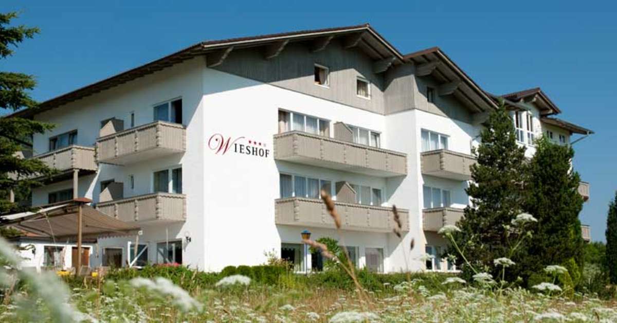 Een foto van de buitenkant van Hotel Der Wieshof