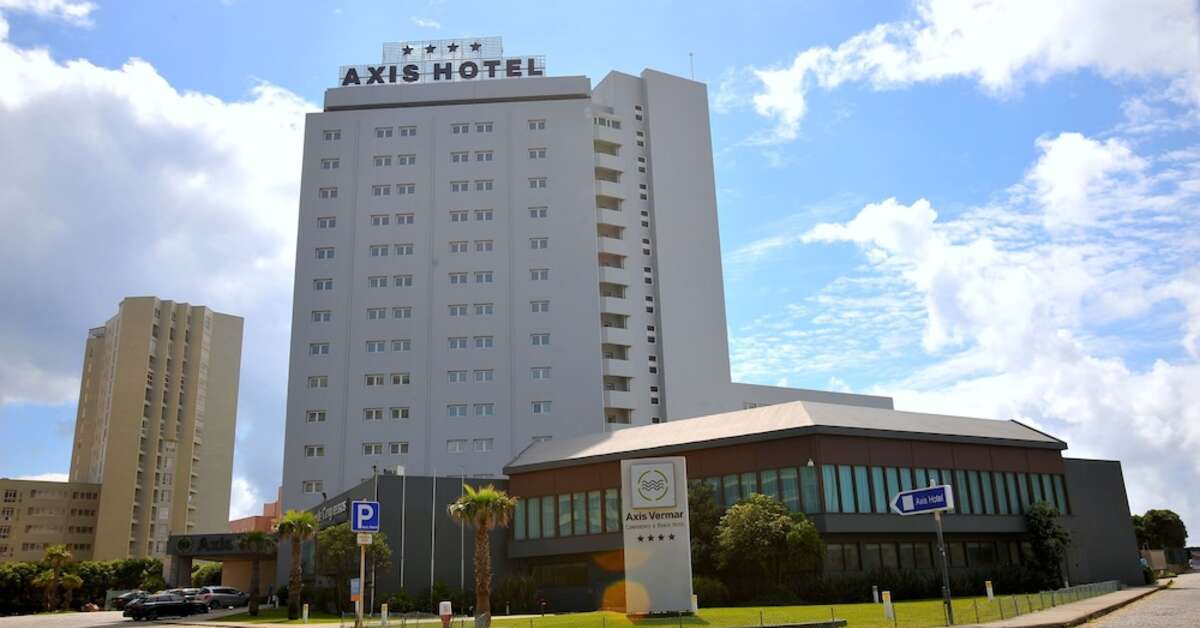 Een foto van de buitenkant van Axis Vermar Beach Hotel