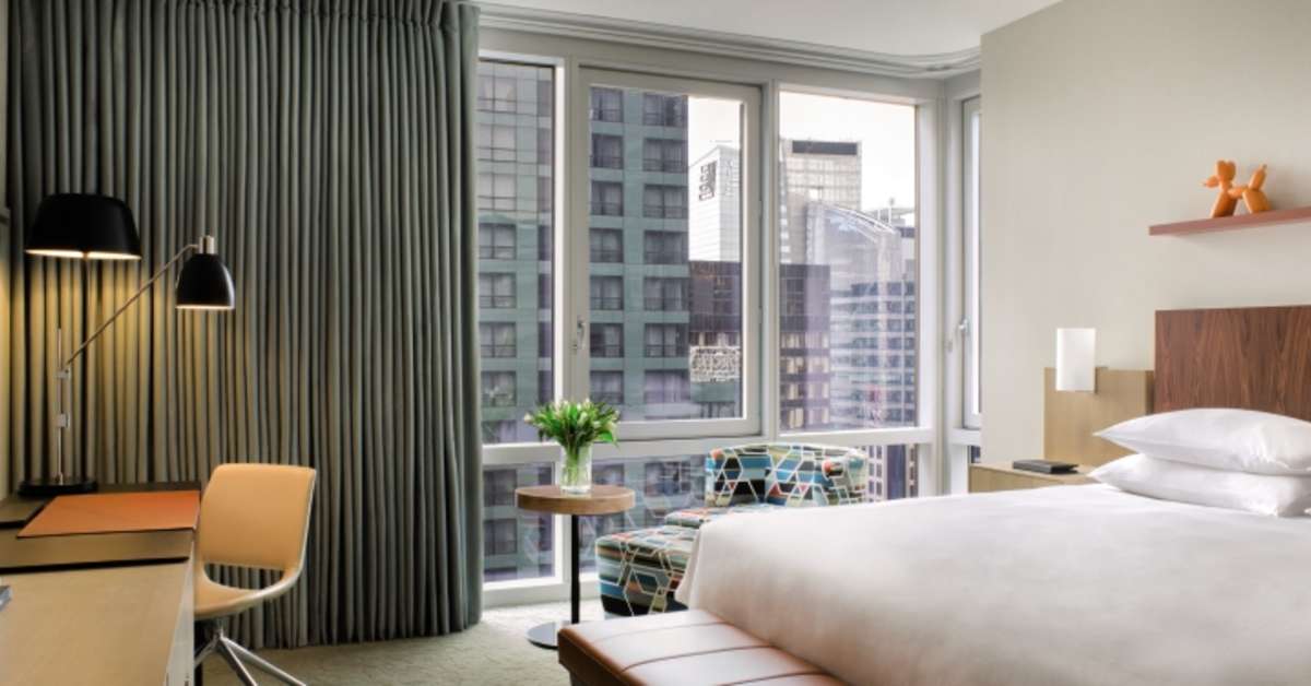 Ein Foto Fifty Hotel & Suites by Affinia