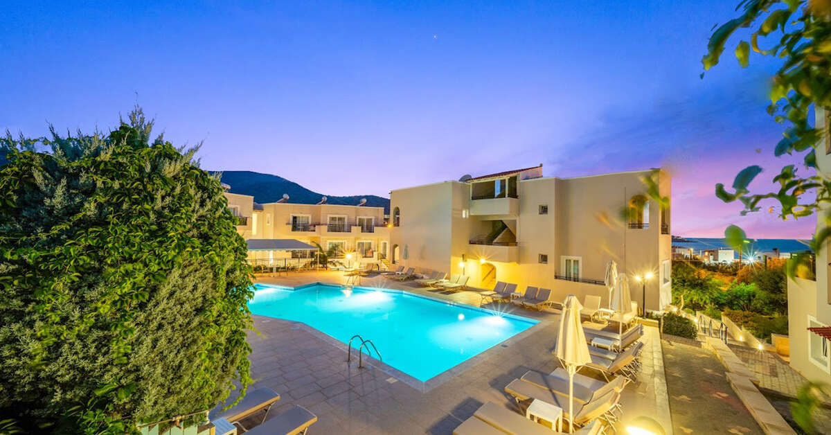 Ein Foto vom Pool im Rainbow Apartments