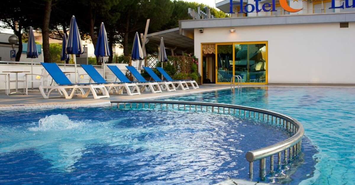 Ein Foto vom Pool im Hotel Luna