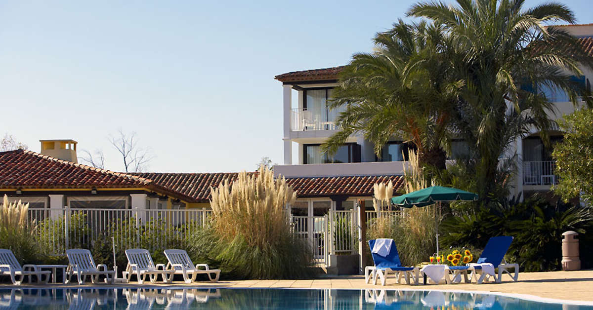 Een foto van het zwembad bij Sowell Hotels Golfe de Saint Tropez