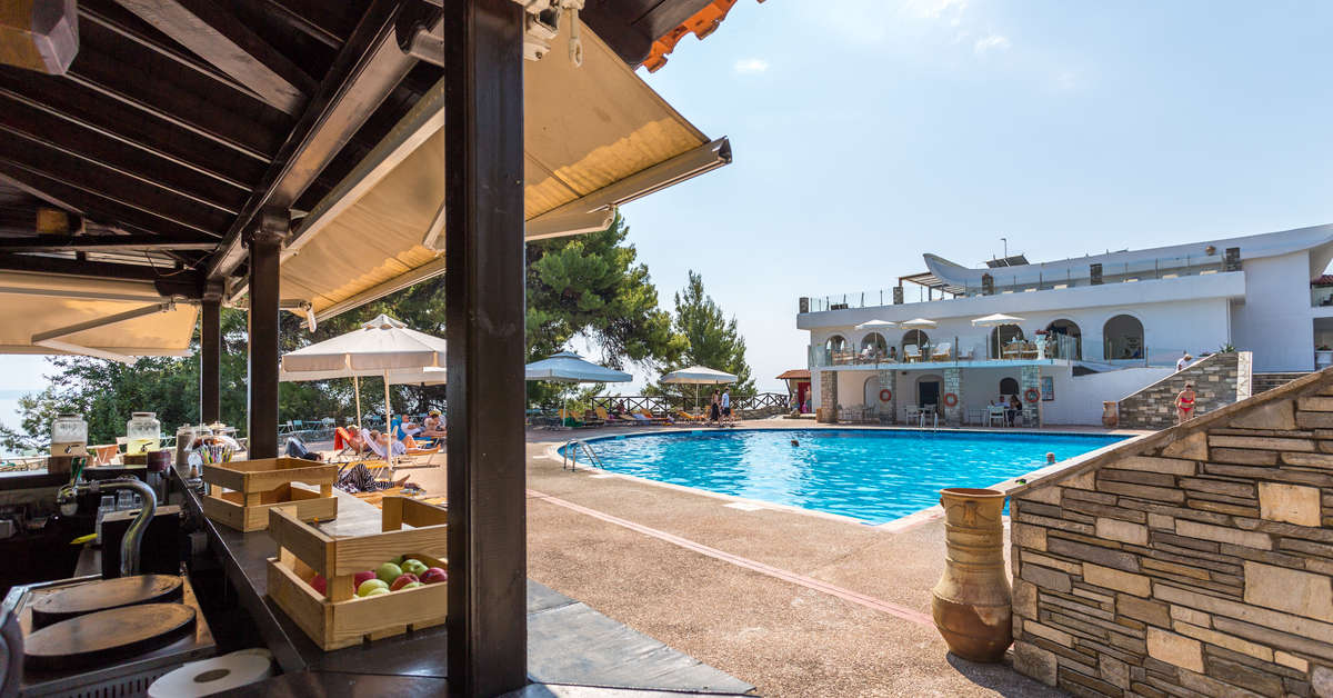 Een foto van het zwembad bij Alexander The Great Beach Hotel