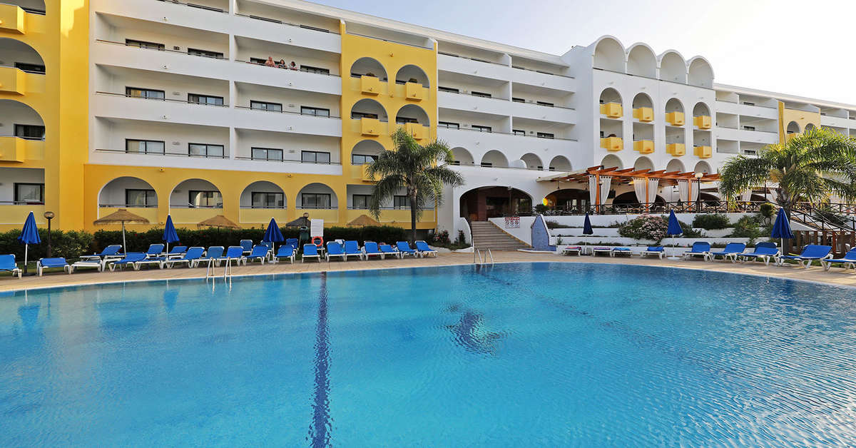 Een foto van het zwembad bij Paladim & Alagoa Mar Hotels