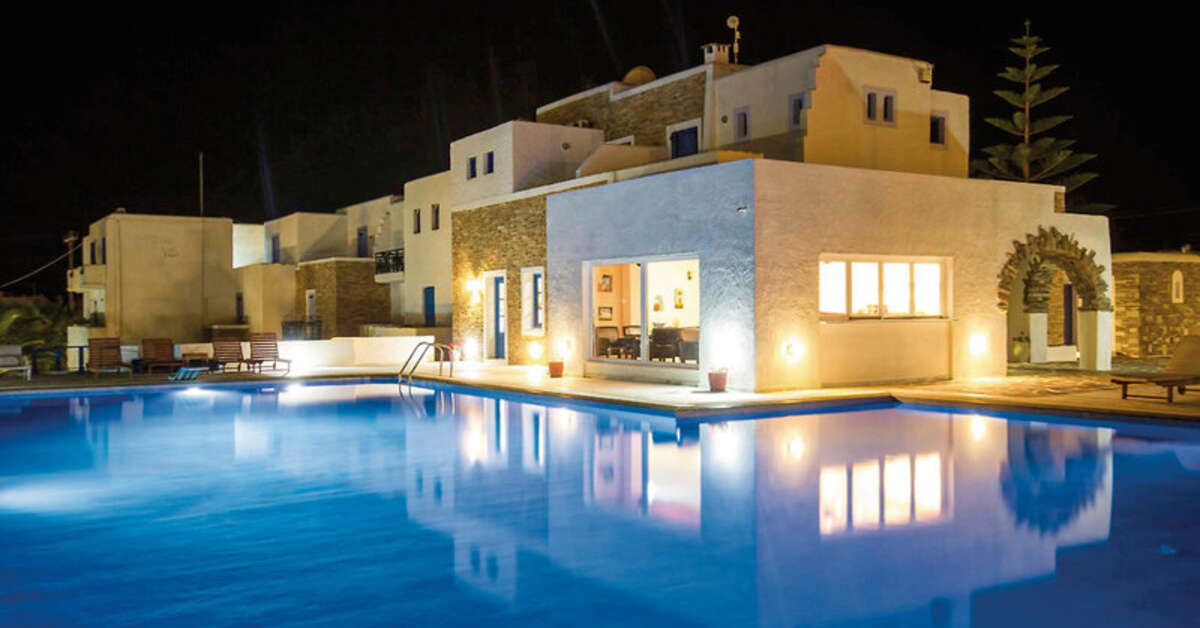 Een foto van het zwembad bij Naxos Holidays