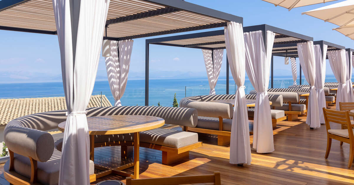 Een foto van het terras bij Angsana Corfu Resort & Spa