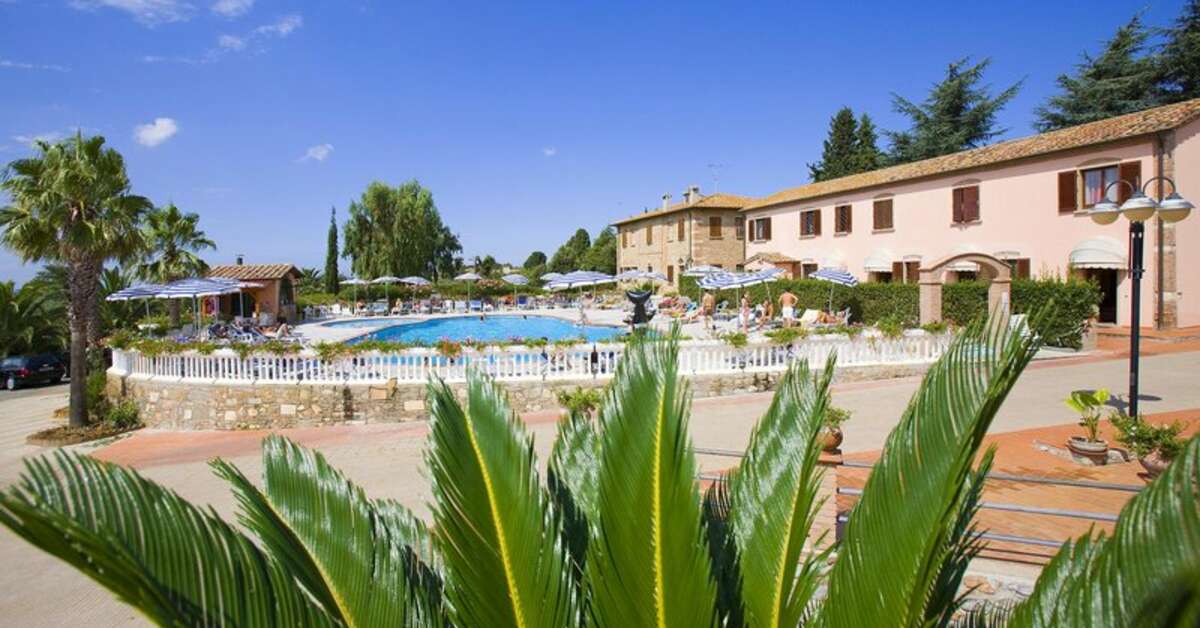 Ein Foto vom Pool im Agrihotel Elisabetta