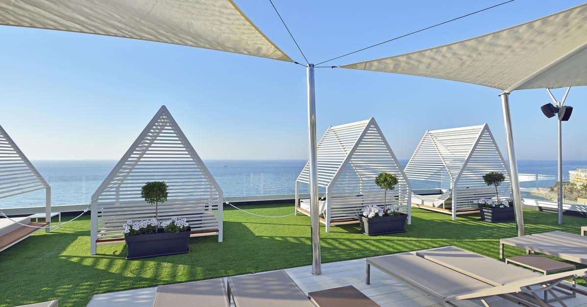 Een foto van het terras bij Melia Costa Del Sol
