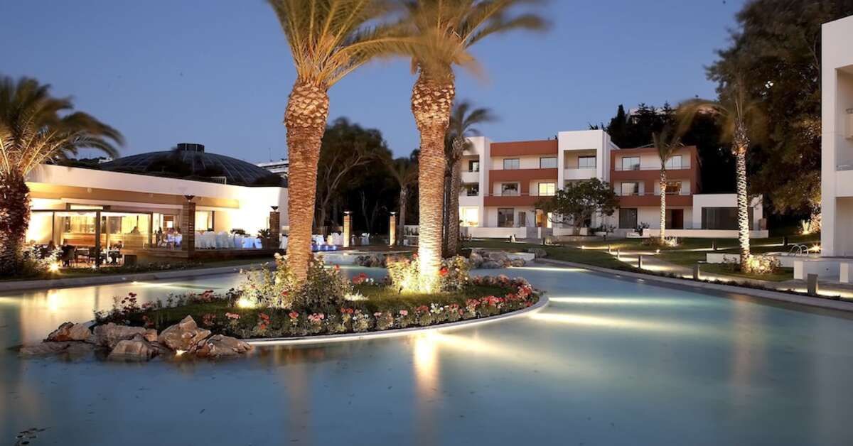 Een foto van het zwembad bij Rodos Palace Resort