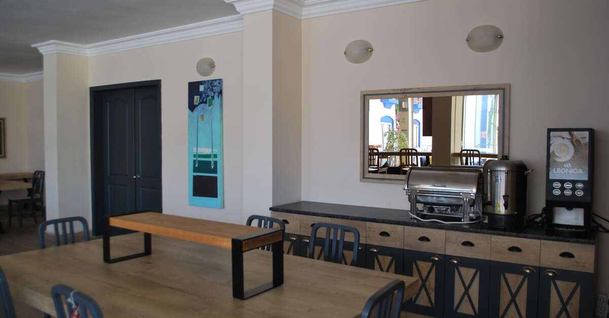 Een foto van het interieur van Serpina Hotel