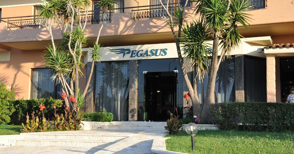 Ein Foto von der Außenansicht des Hotel Pegasus Corfu