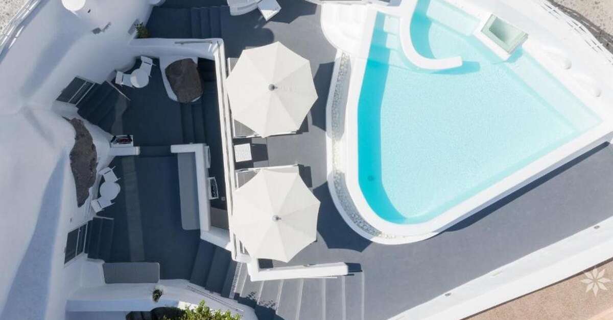 Een foto van een overzicht van White Concept Caves