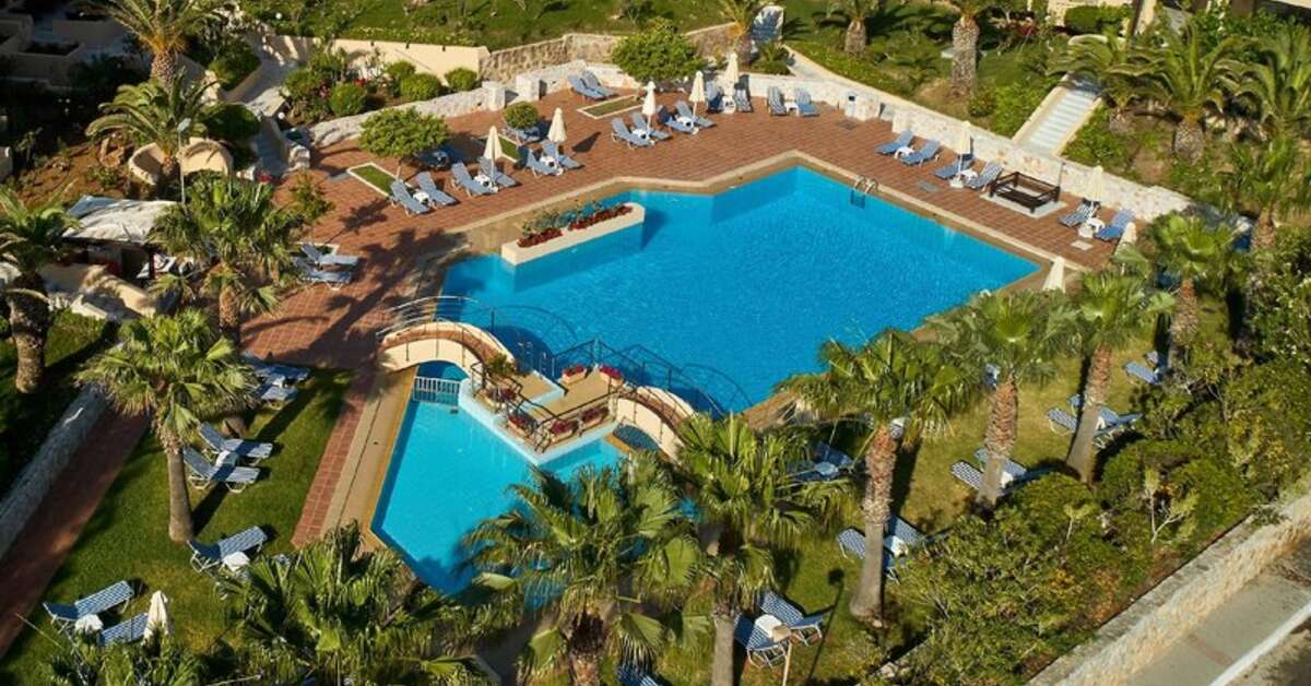 Een foto van het zwembad bij Giannoulis Santa Marina Beach