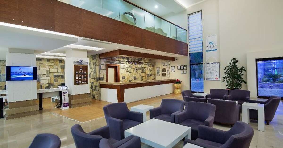 Een foto van het interieur van Green Bay Resort & Spa