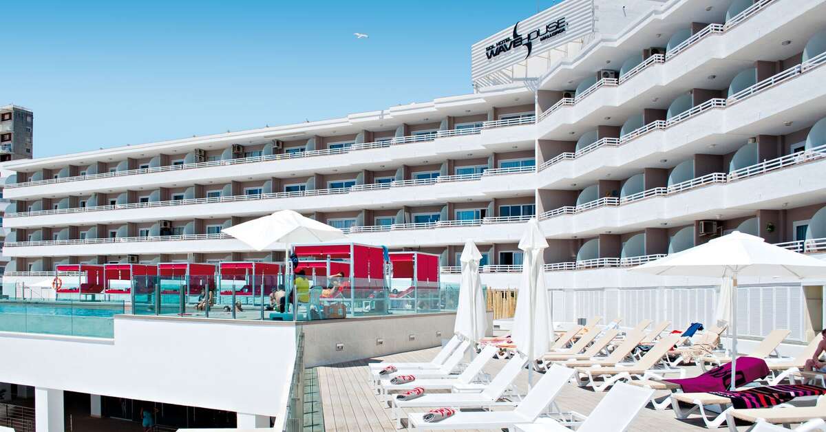Ein Foto von der Terrasse im Innside by Melia Wave Calvia