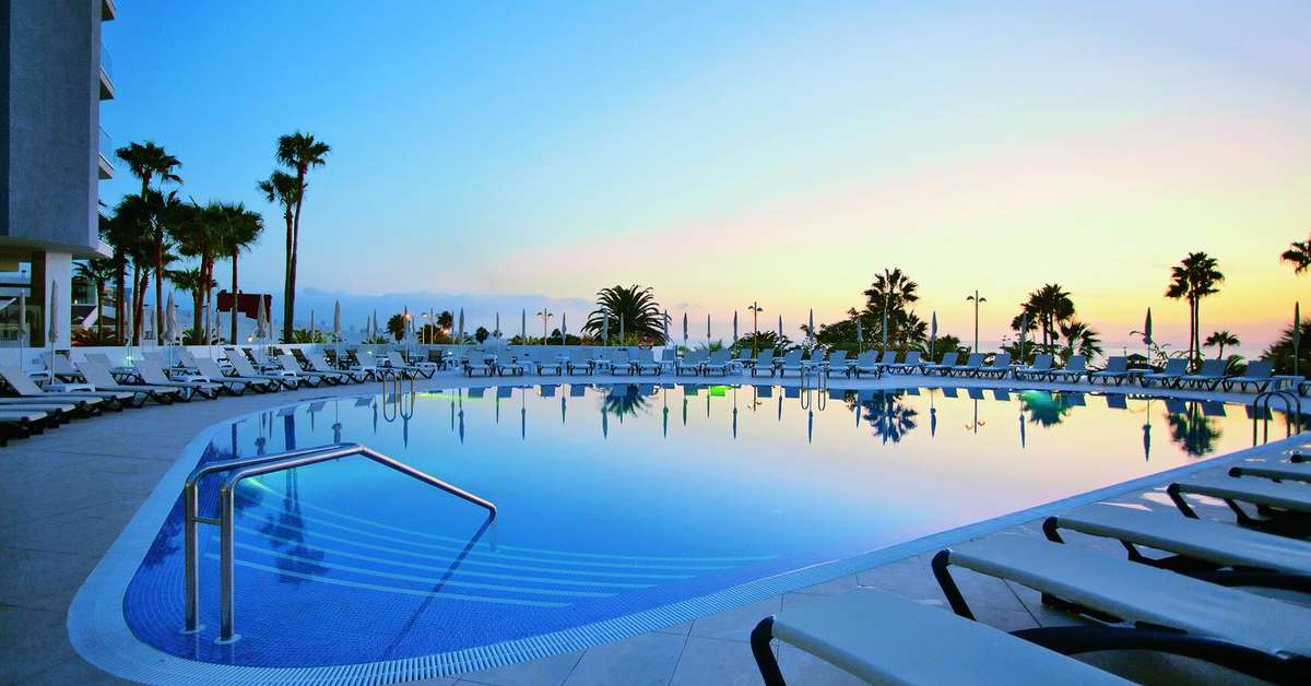 Een foto van het zwembad bij Hovima Costa Adeje