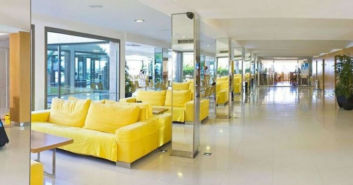 Een foto van het interieur van JS Cape Colom