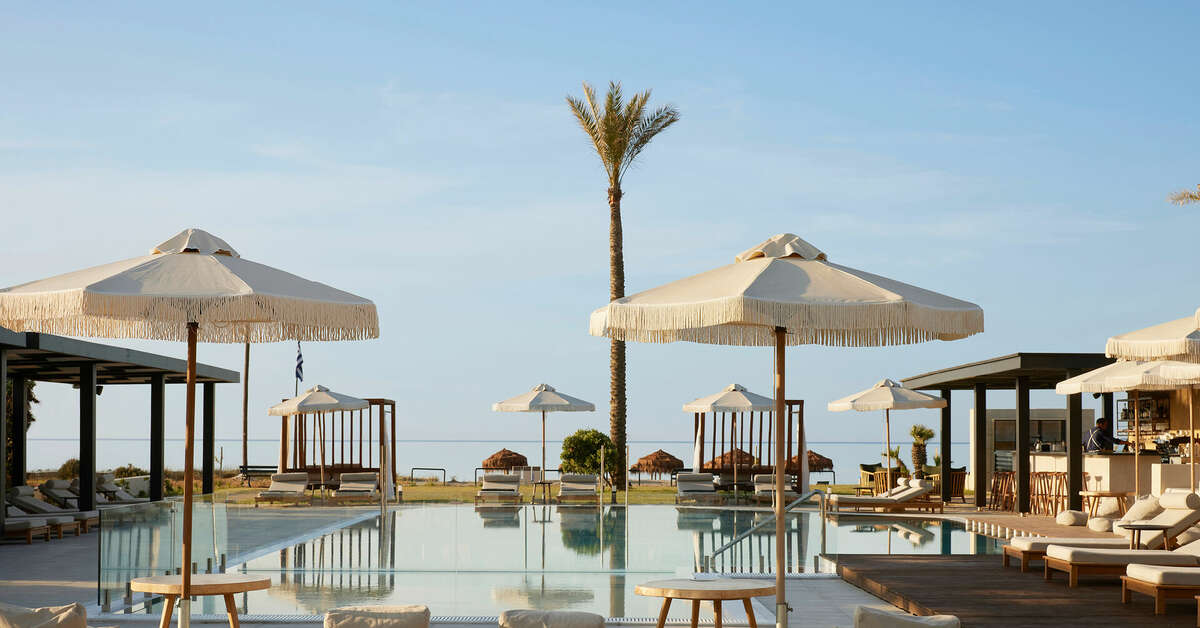 Een foto van het zwembad bij Asterion Suites & Spa