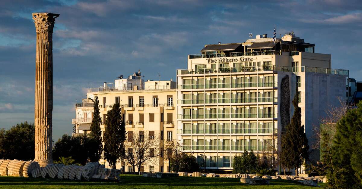 Een foto van de buitenkant van Hotel The Athens Gate