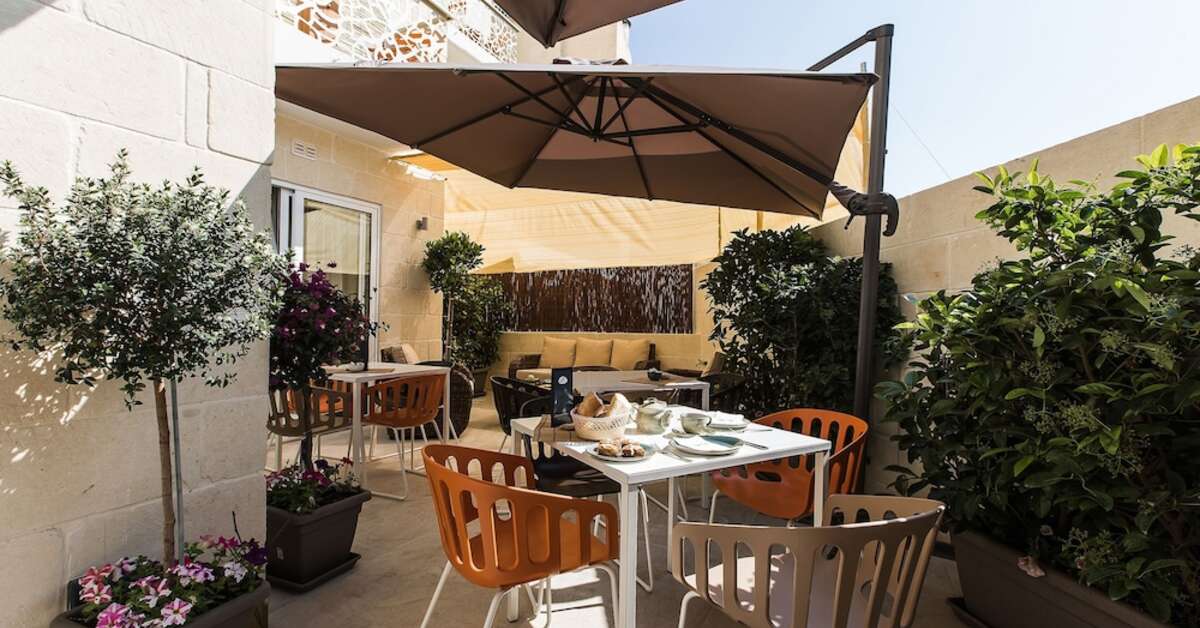 Een foto van het terras bij Murella Living
