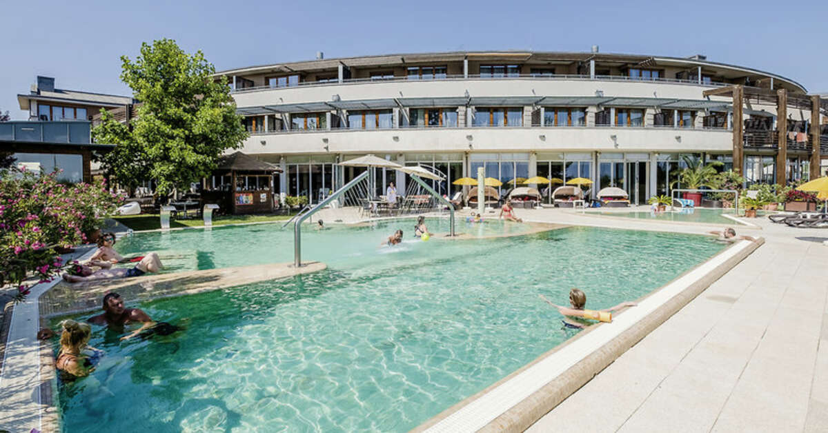 Een foto van Hotel Golden Lake Resort