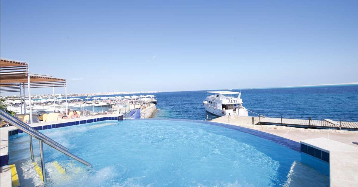 Een foto van het zwembad bij Sunrise Holidays Resort