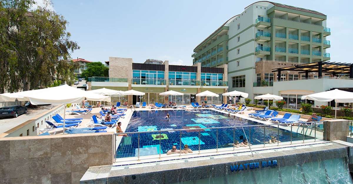 Ein Foto vom Pool im Sealife Buket Beach Hotel	