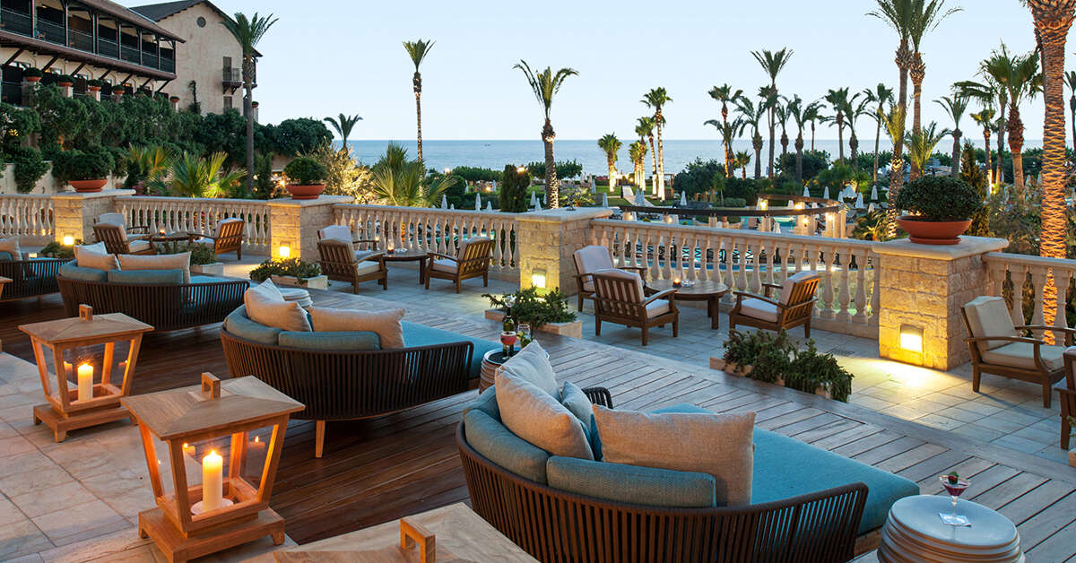 Een foto van het terras bij Elysium Hotel