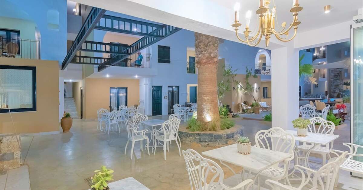 Ein Foto von der Terrasse im Nami Hotel & Suites