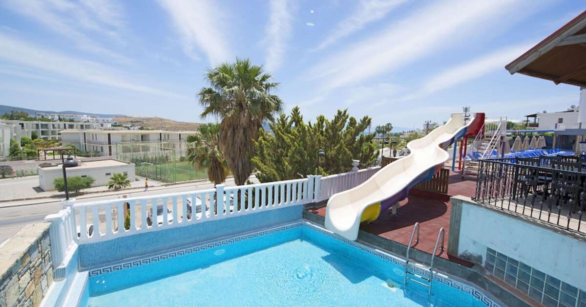 Een foto van het zwembad bij Smart Holiday Hotel